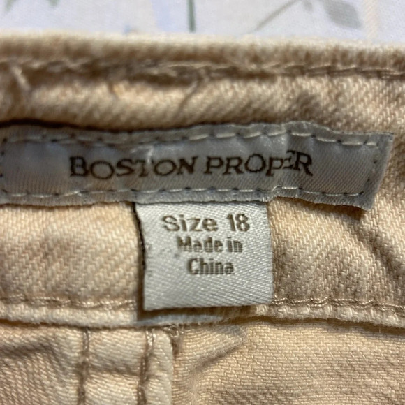 Cream colored Boston Proper jeans - Picture 7 of 7